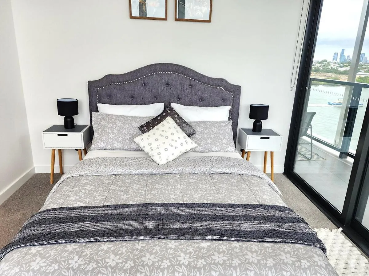 River & City View Apt Near Brisbane Airport With Infinity Pool, Spa, Sauna, Steam Room 0*,