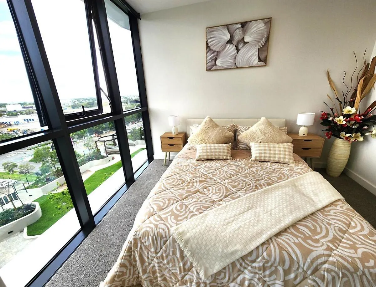 Apartment River & City View Apt Near Brisbane Airport With Infinity Pool, Spa, Sauna, Steam Room
