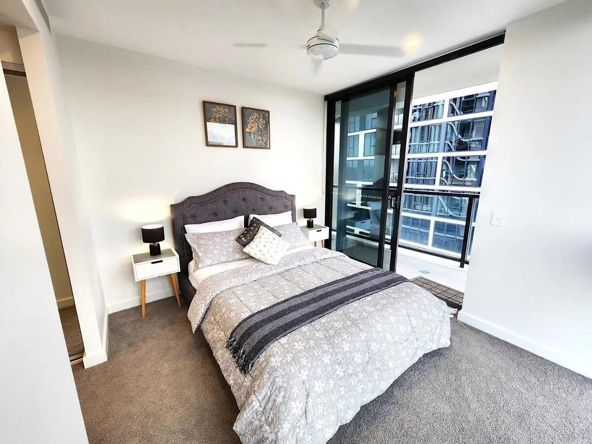 Apartment River & City View Apt Near Brisbane Airport With Infinity Pool, Spa, Sauna, Steam Room