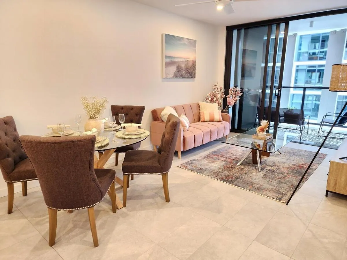 Apartment River & City View Apt Near Brisbane Airport With Infinity Pool, Spa, Sauna, Steam Room Australia